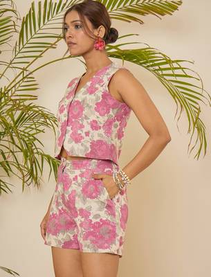 pink floral printed waistcoat & shorts co-ord set 2
