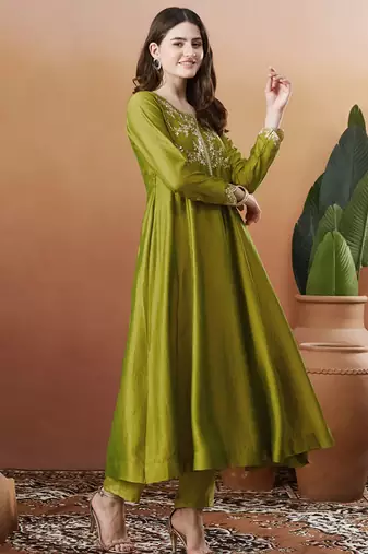 Mehendi vichitra silk thread embroidered with sequins work kurta pant set