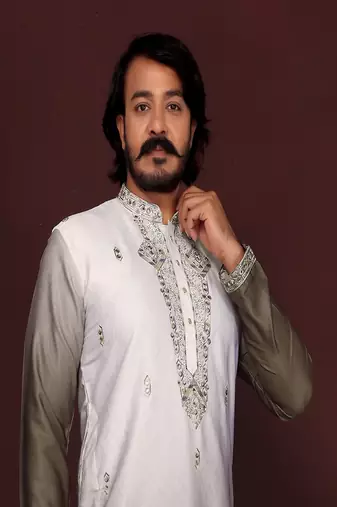 Mehndi embroidered silk kurta set for men