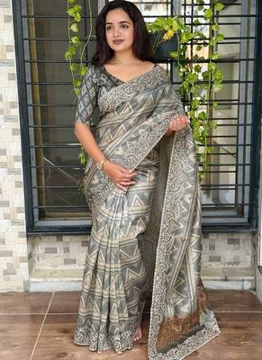 Grey kashmiri style digital printed saree with unstitched blouse 1