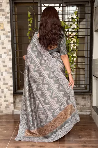 Grey kashmiri style digital printed saree with unstitched blouse
