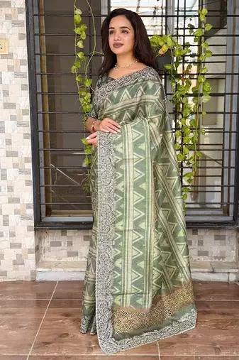 Pista kashmiri style digital printed saree with unstitched blouse