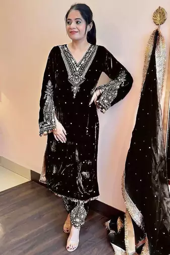 Women straight black velvet embroidery kurta set