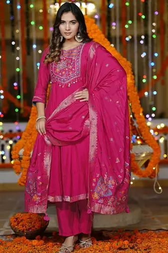 Women Mul Chanderi & Khatli Work Kurta With Trouser & With Dupatta