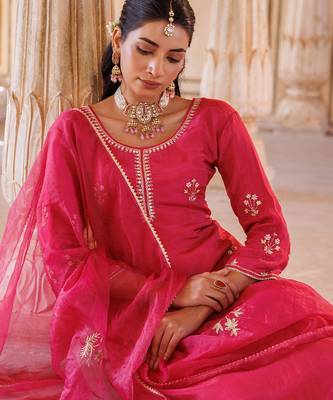 Pink embroidered silk kurta set 3