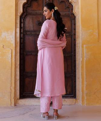 Pink embroidered silk kurta set 4