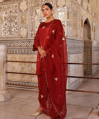 Maroon embroidered silk Kurta Set 2