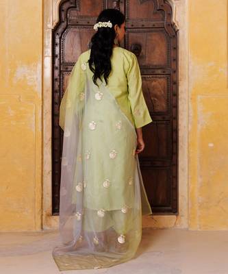 Green embroidered silk kurta set 4