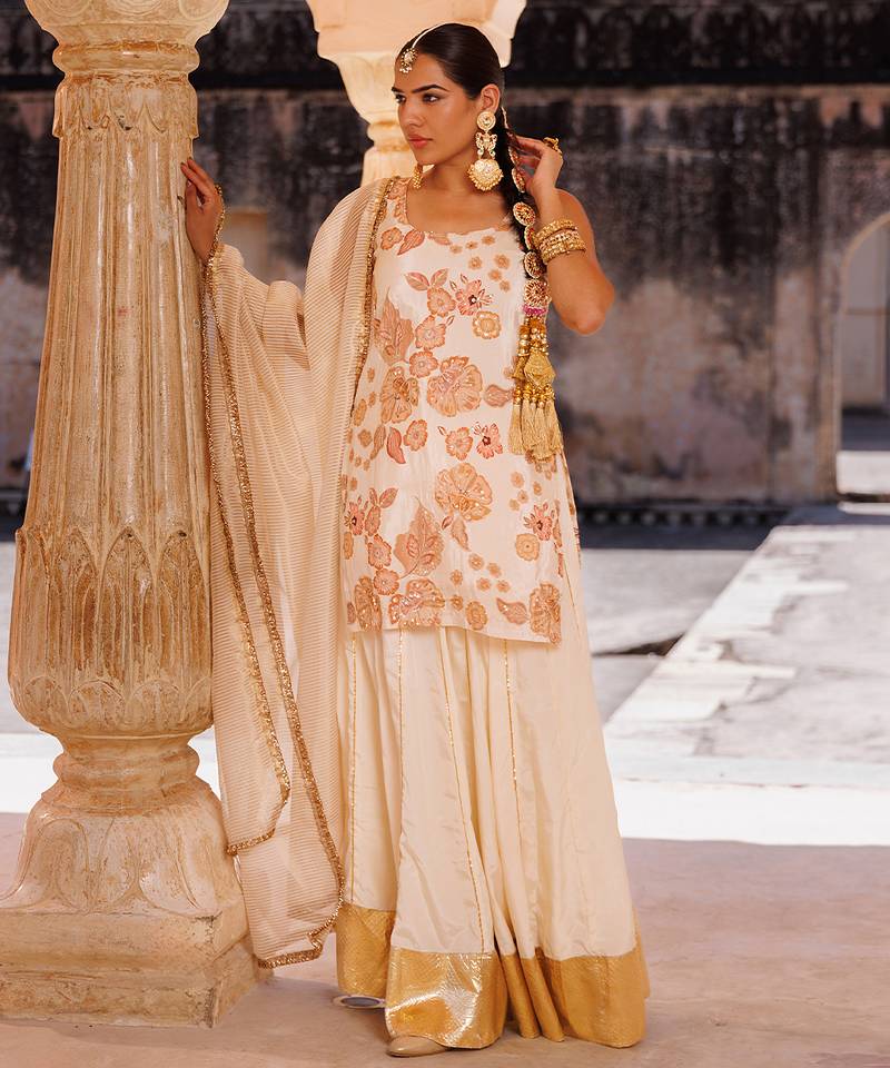 Ivory embroidered crepe kurta set