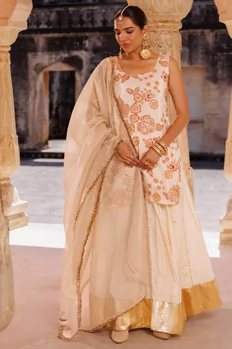 Ivory embroidered crepe kurta set