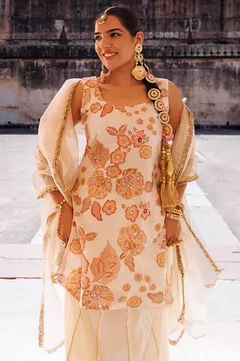 Ivory embroidered crepe kurta set