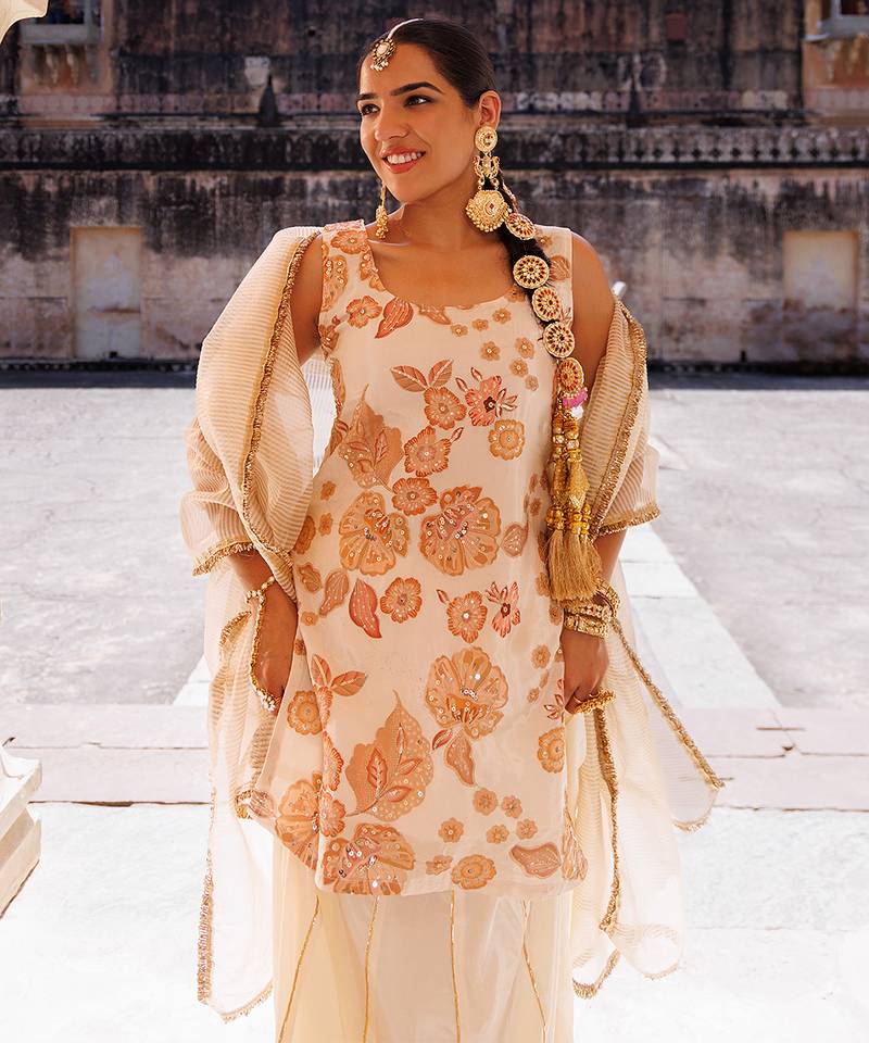 Ivory embroidered crepe kurta set