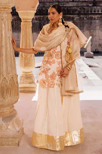 Ivory embroidered crepe kurta set