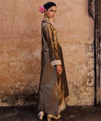 Brown embroidered tissue kurta set 4