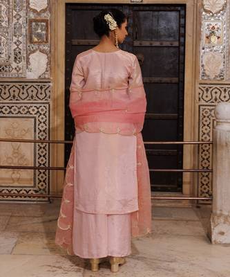 Pink embroidered silk kurta set 4