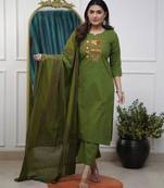 Floral embroidered green round neck kurat set with trouser & dupatta
