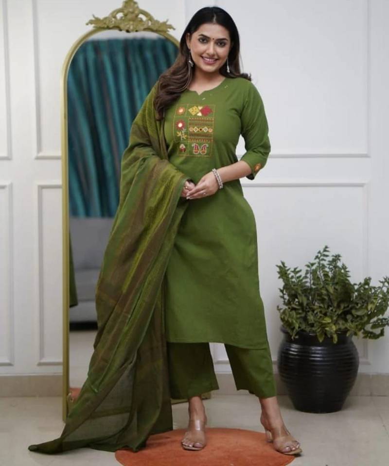 Floral embroidered green round neck kurat set with trouser & dupatta