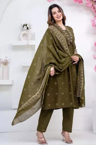 Floral embroidered green round neck kurat set with trouser & dupatta