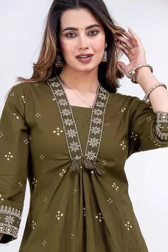 Floral embroidered green round neck kurat set with trouser & dupatta