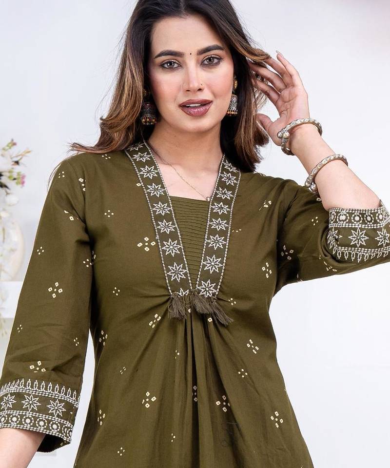 Floral embroidered green round neck kurat set with trouser & dupatta