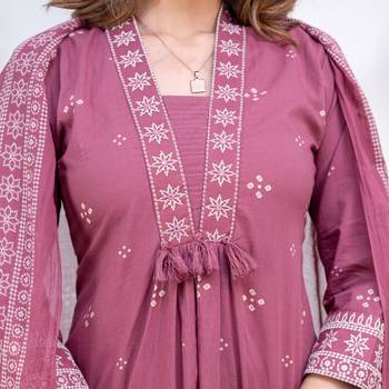 Floral embroidered pink round neck kurat set with trouser & dupatta 3