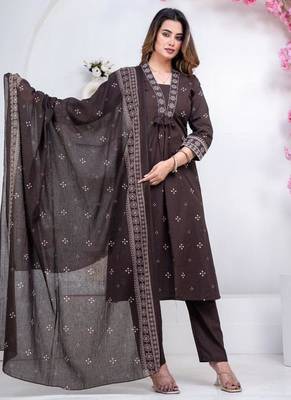 Floral embroidered black round neck kurat set with trouser & dupatta 1