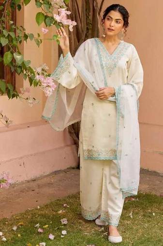 Floral embroidered white v neck kurat set with trouser & dupatta