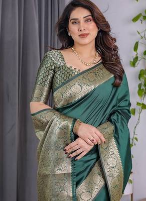 Green Color Zari Woven Banarasi Art Silk Saree 1