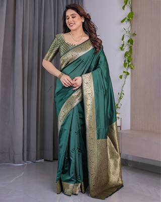 Green Color Zari Woven Banarasi Art Silk Saree 4