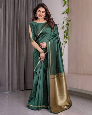 Green Color Zari Woven Banarasi Art Silk Saree 4