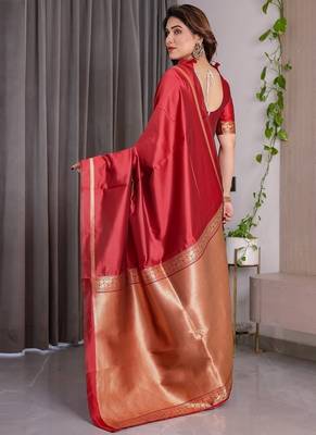 Red Color Zari Woven Banarasi Art Silk Saree 5