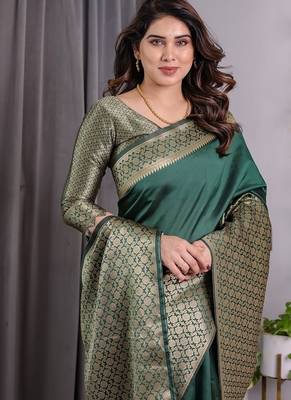 Green Color Zari Woven Banarasi Art Silk Saree 1