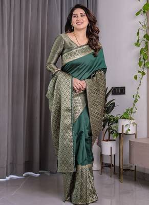 Green Color Zari Woven Banarasi Art Silk Saree 2