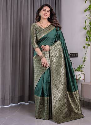 Green Color Zari Woven Banarasi Art Silk Saree 3