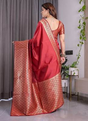 Red Color Zari Woven Banarasi Art Silk Saree 5