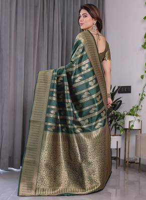 Green Color Zari Woven Banarasi Art Silk Saree 5