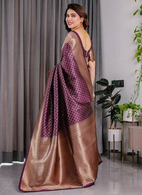 Purple Color Zari Woven Banarasi Art Silk Saree 5