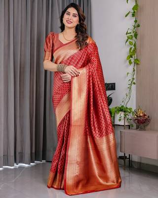 Red Color Zari Woven Banarasi Art Silk Saree 3