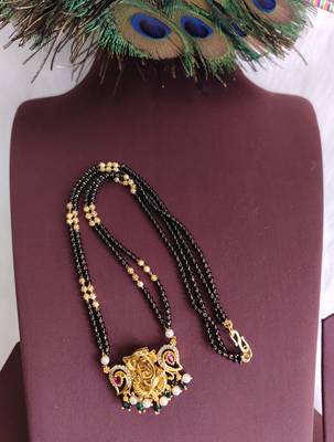 Gold plated temple ganesha black beads necklace 3