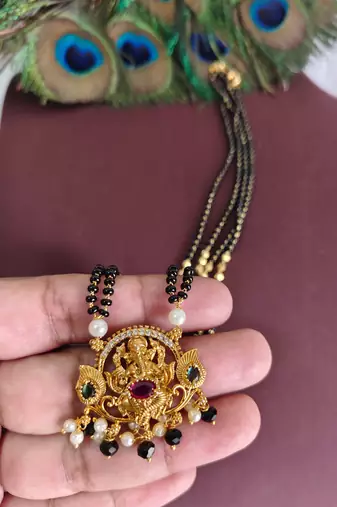Gold plated temple ganesh black beads necklace