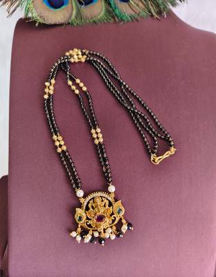 Gold plated temple ganesh black beads necklace 2