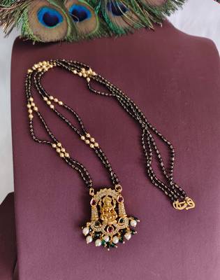 Gold plated temple lakshmi stone black beads necklace 1