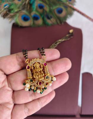 Gold plated temple lakshmi stone black beads necklace 2