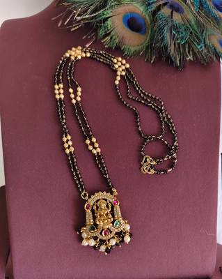 Gold plated temple lakshmi stone black beads necklace 1