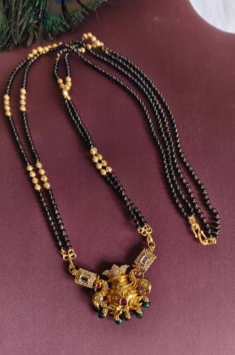 Gold plated stone peacock black beads necklace