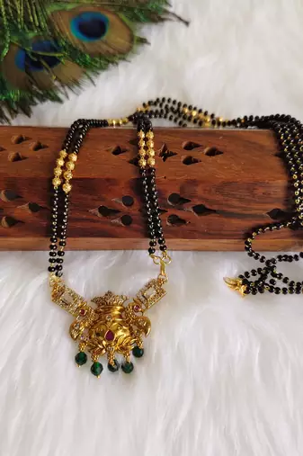 Gold plated stone peacock black beads necklace