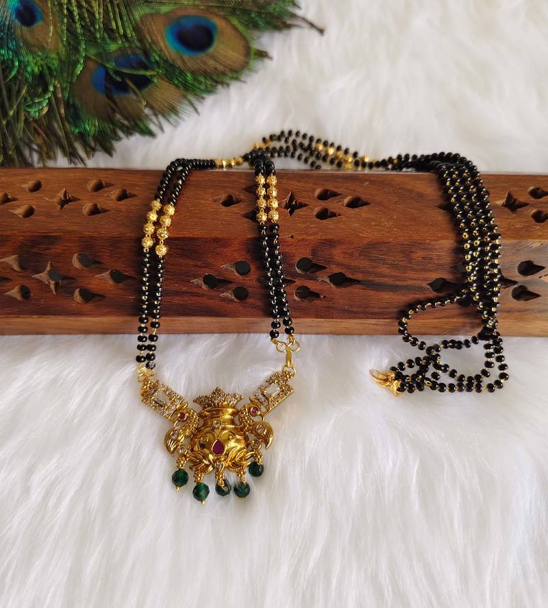 Gold plated stone peacock black beads necklace