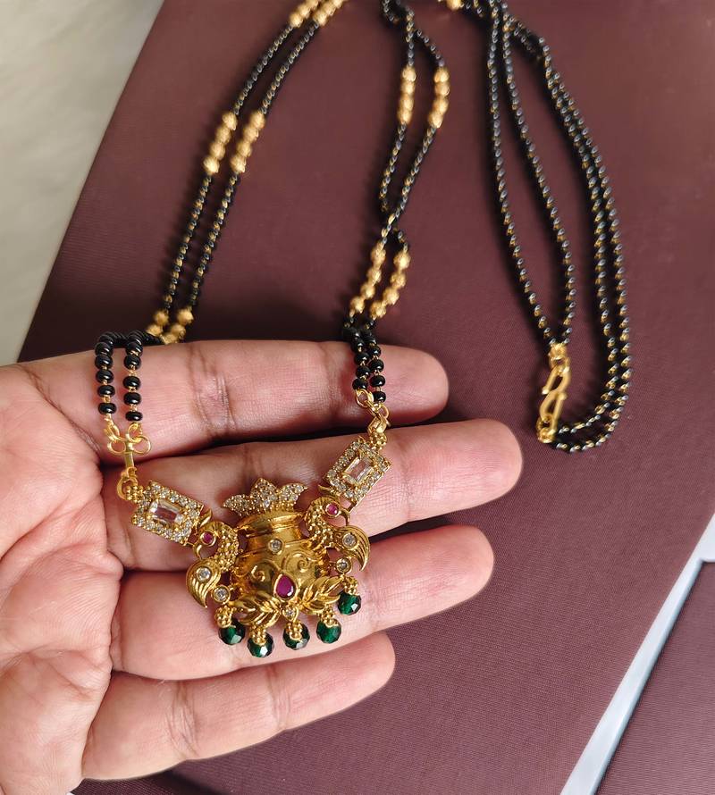 Gold plated stone peacock black beads necklace