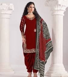 Red roman silk suit with embroidered real mirror 