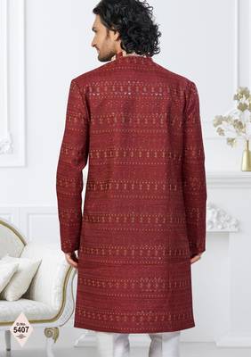 Maroon silk blend embroidered sherwani set 3